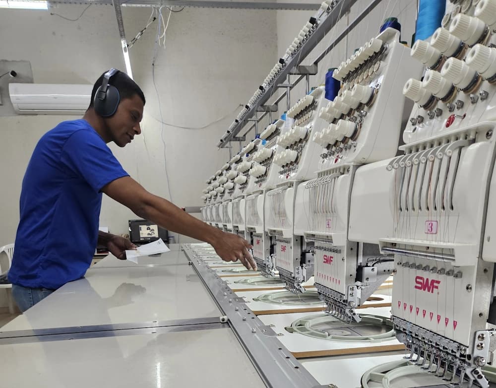 Máquina de bordado industrial da Gradual